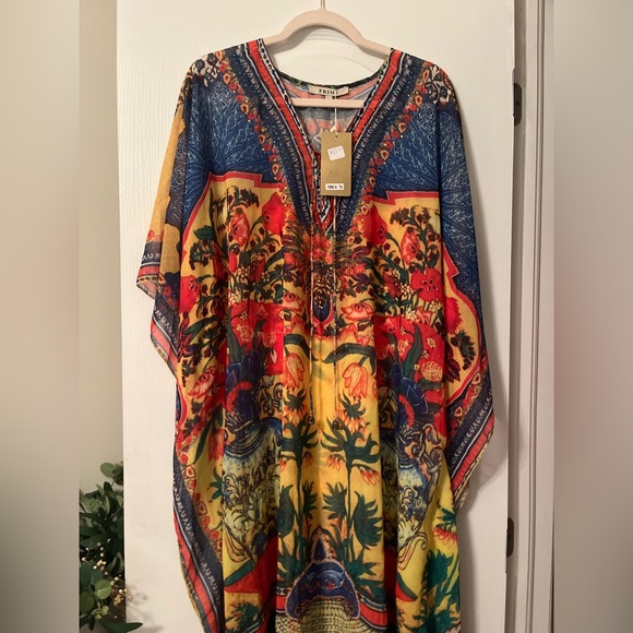 Beach coverup - Picture 1 of 3